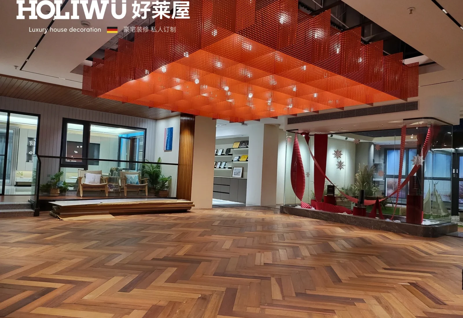 HOLIWU Shishan System Windows Showroom — interior view 6
