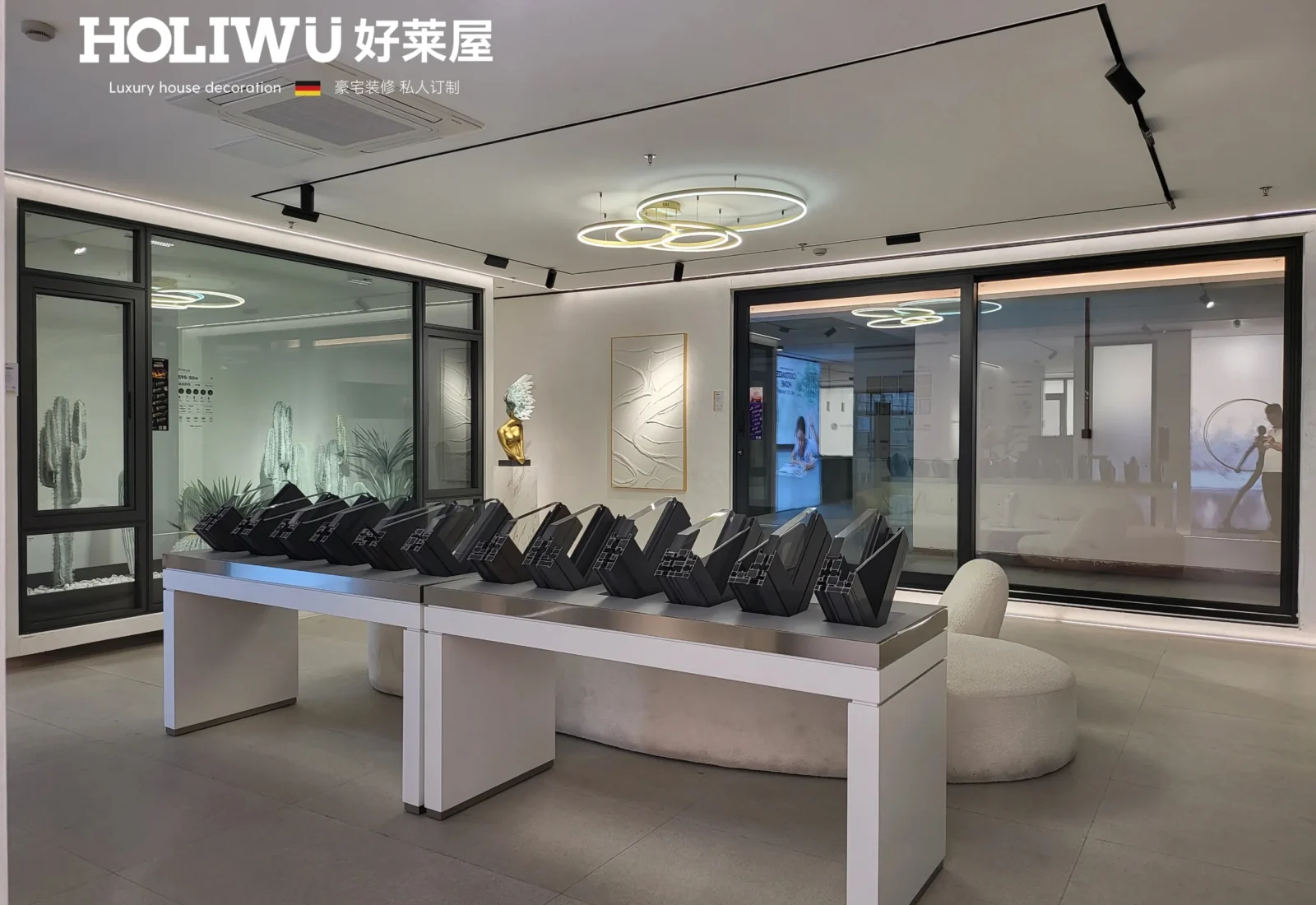 HOLIWU Windows & Doors — research lead showroom reference image