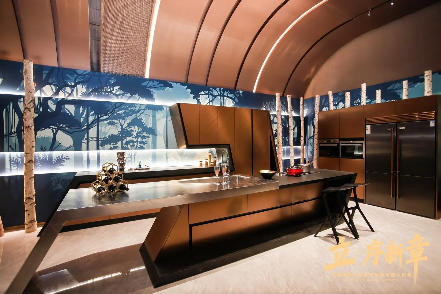 FADIOR Stainless Steel Art Center — interior view 6