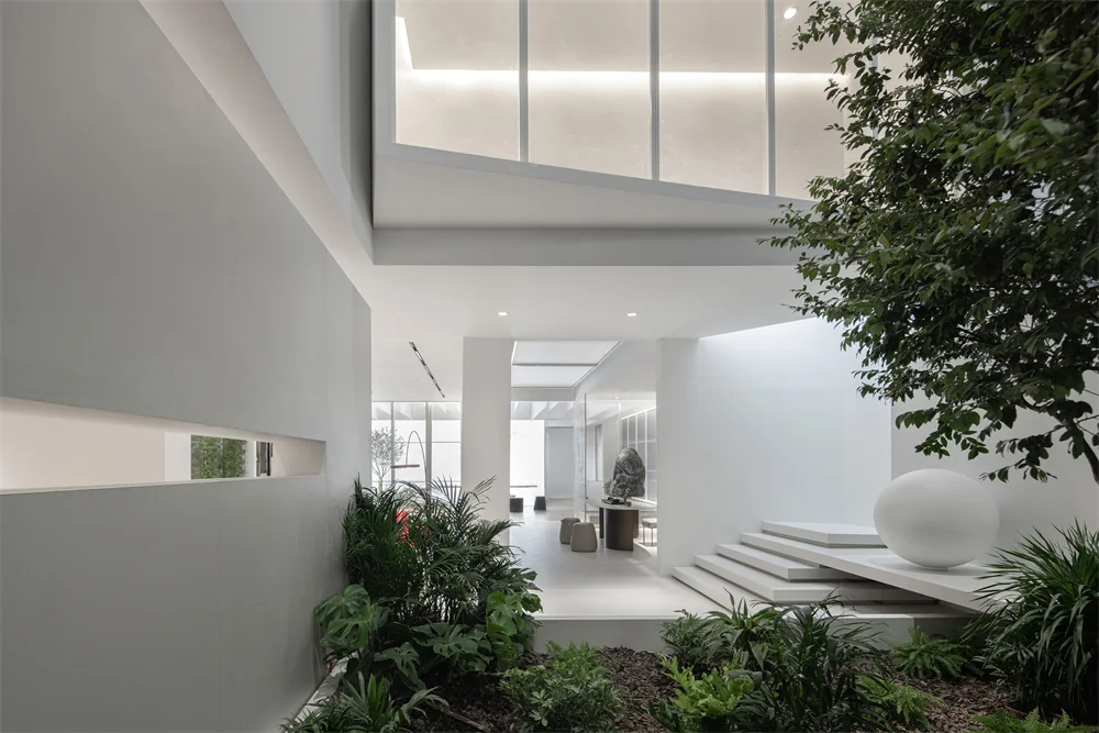 INOL Slab & Tile Gallery — interior view 6