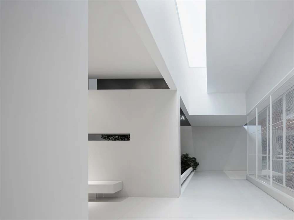 INOL Slab & Tile Gallery — interior view 7
